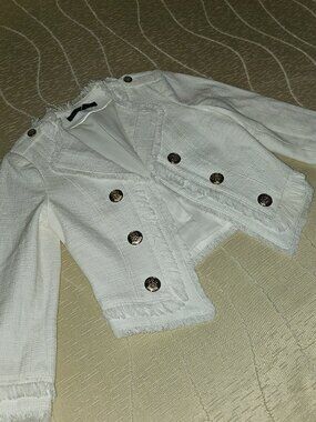 WHBM WHITE CHANEL STYLE JACKET with BRASS BUTTONS & CLASSIC FRINGED DETAIL SZ 0P